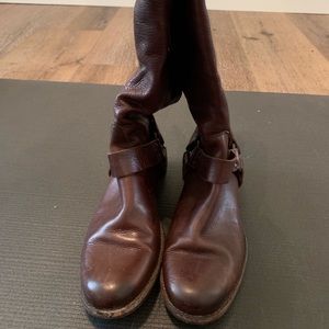 Harness 12R Round toe FRYE boots.